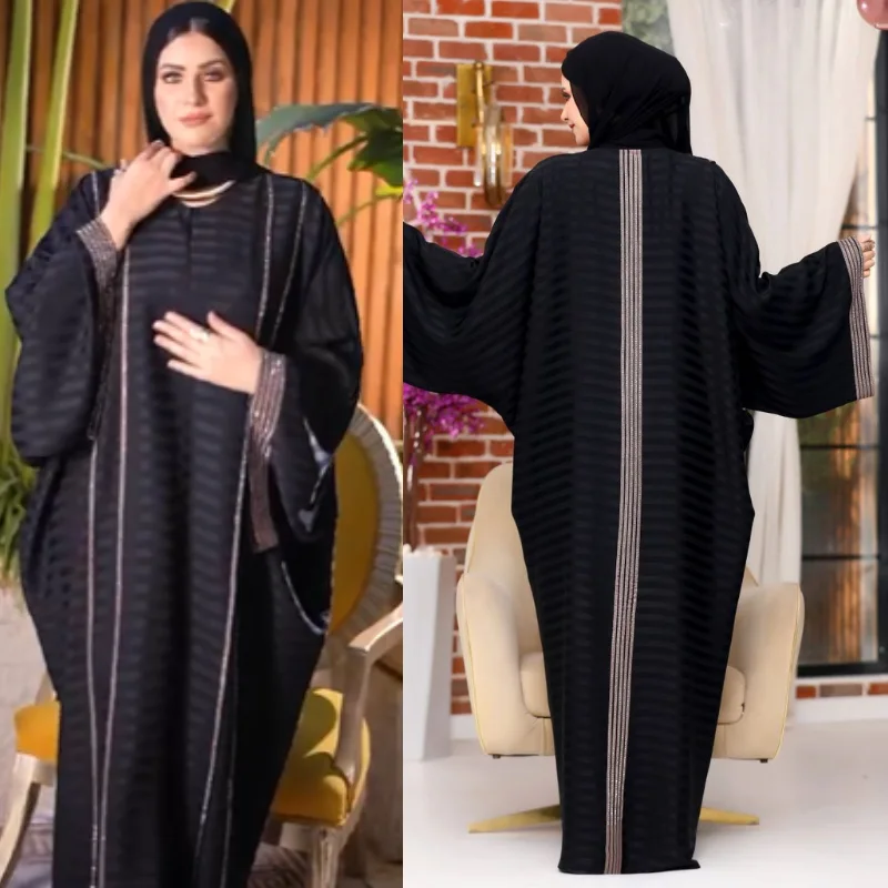 Abaya en Soie Brodée Orly et Strass – Élégance et Finesse